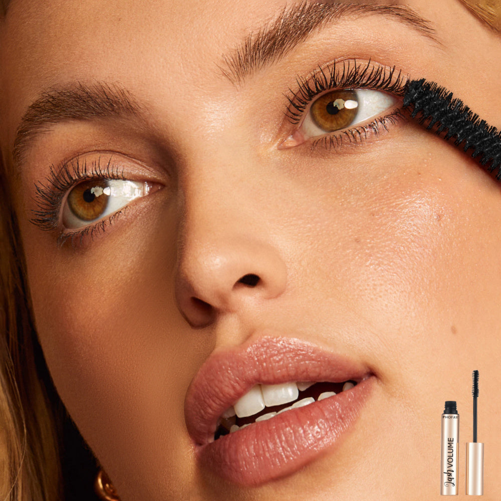 Lash Out Loud: Max Volume Mascara for Bold, Dramatic Lashes