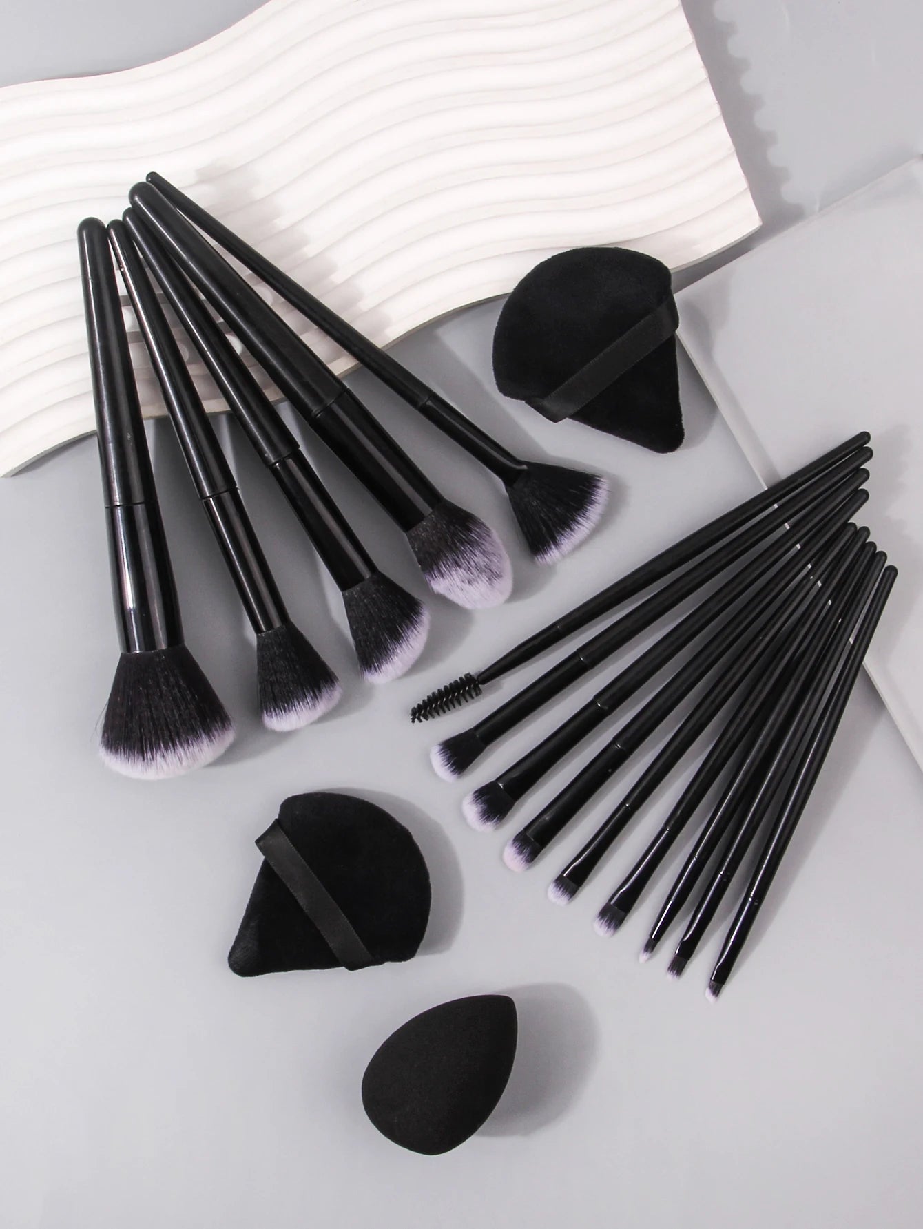 Pro Black Makeup Brush Set – Flawless Finish, Every Time